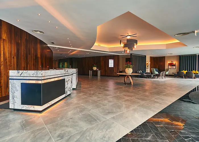 Crowne Plaza Marlow By IhgSpa Hotel